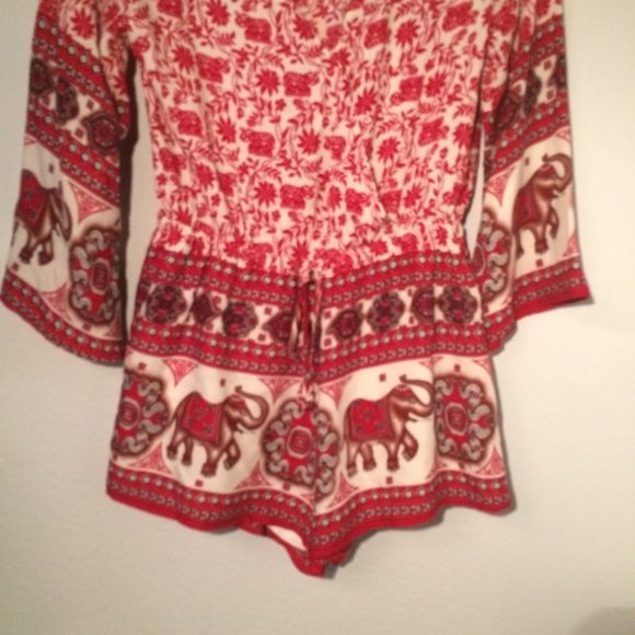 L’ATISTE Women's Red White Elephant Print Romper Sz-M - Picture 4 of 6